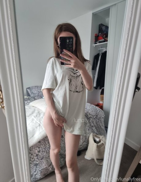 lunallyfree exclusive star gallery