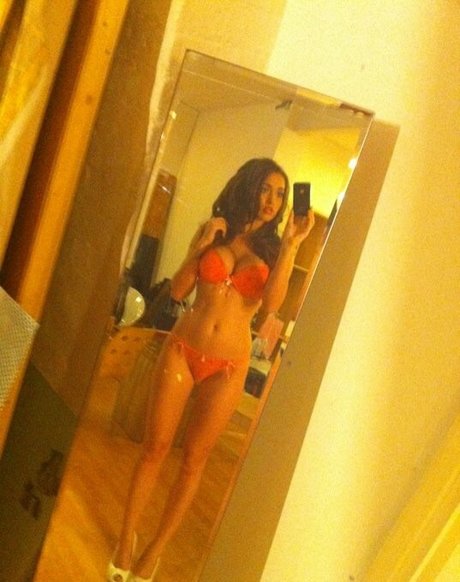 Victoria Moore exclusive model pics