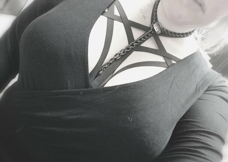 iamthepuppet sex actress archive