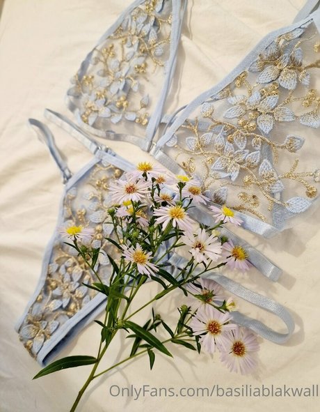 basiliablakwall model erotic pics