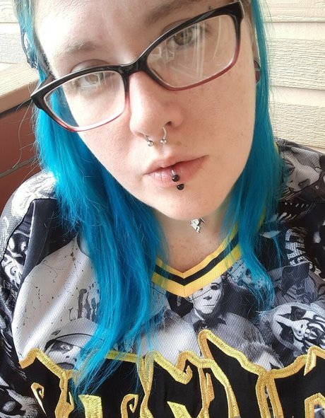 smo licious sexy model image