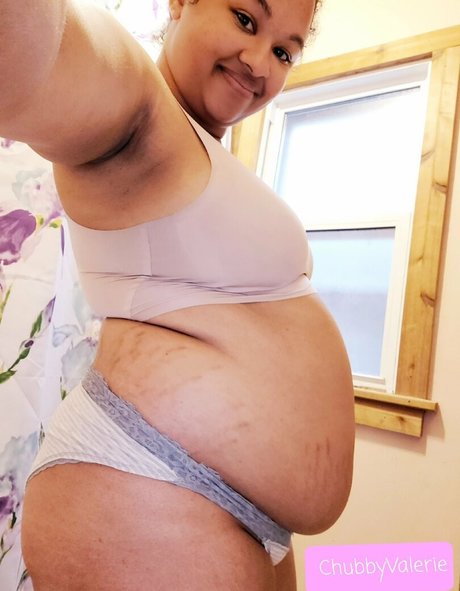 chubbyvalerie naked model pictures