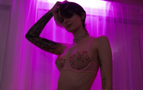 criticallykaisa model high quality photos