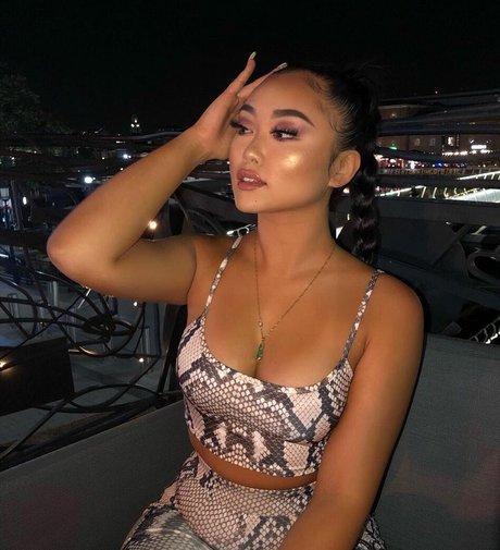 annouveauriche erotic star images