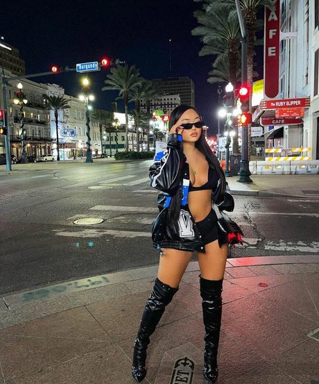 annouveauriche sex star image