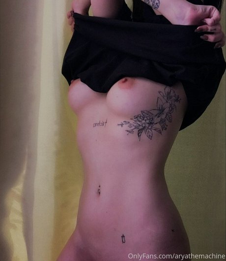 aryathemachine naked actress picture