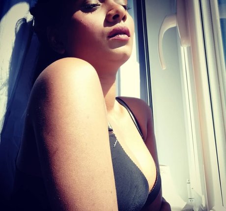 Resha Antony nice pornstar image