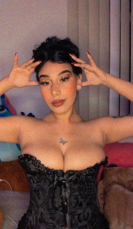 amywinos10 beautiful actress photo