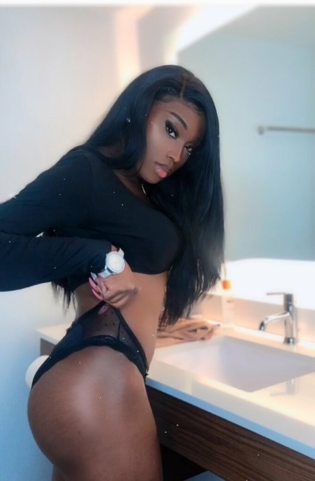 youknowgisele naked model picture