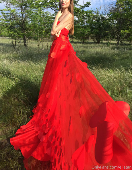 Elle Tan perfect actress pics