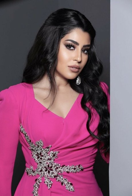 Ayten Amer model perfect img