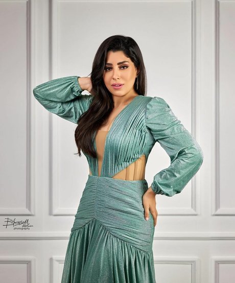 Ayten Amer model top photos