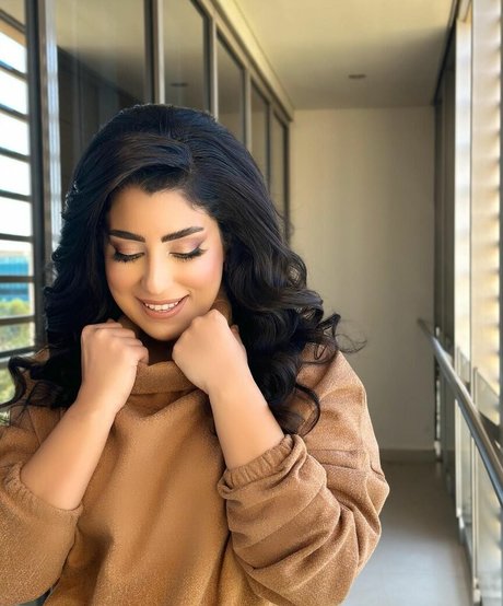 Ayten Amer porn model galleries