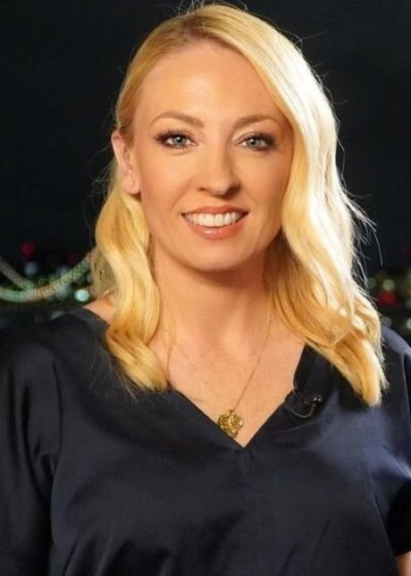 Natalie Pirks hot actress photos