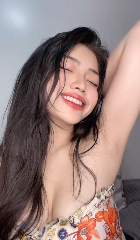 Caroline Lapena pornographic star pictures