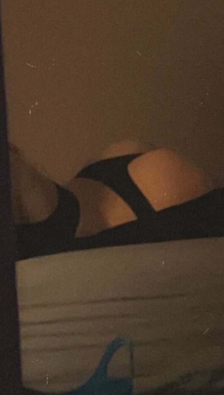 miniloupxxx pornstar nude picture