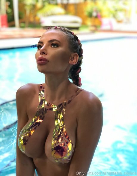 Anastasia Skyline sexy actress galleries