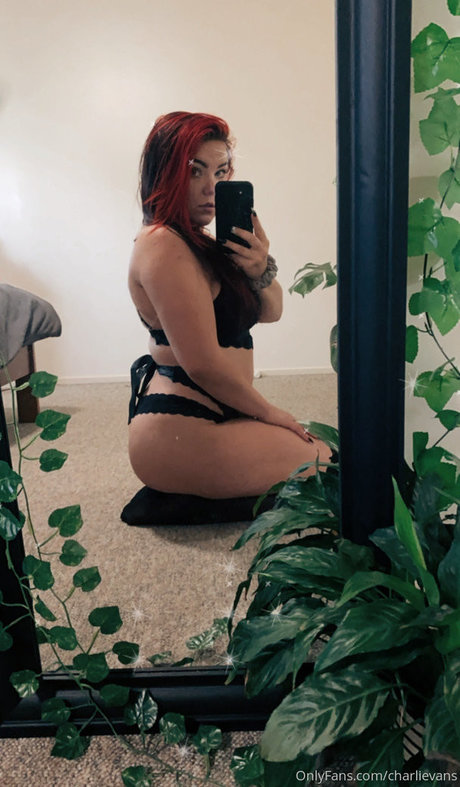 Charli Evans star pretty pic