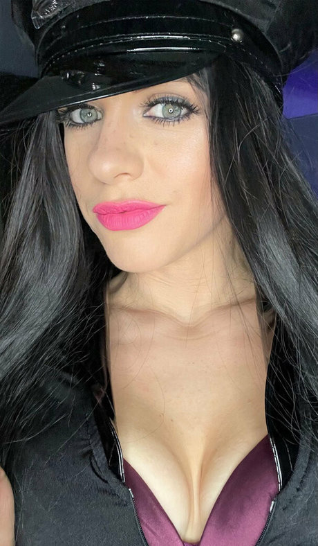 belle hella star sexy pics