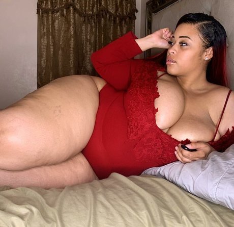 Jasmine Gunn star art photo