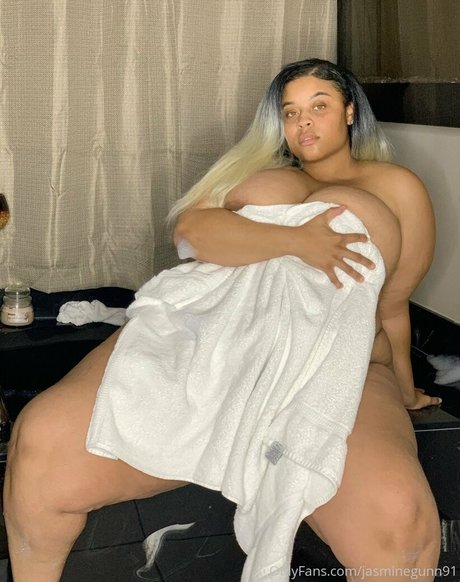 Jasmine Gunn star top img