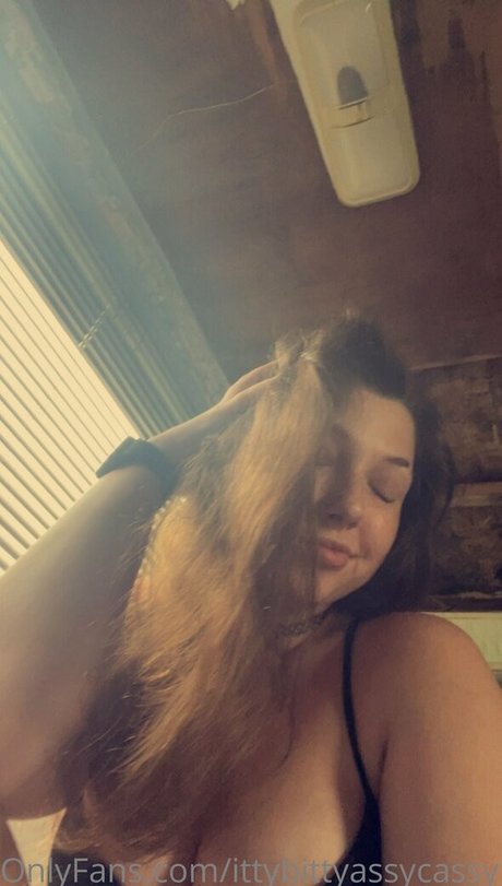 ittybittyassycassy star erotic pictures