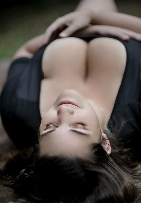 tittyveronikafree nude model gallery