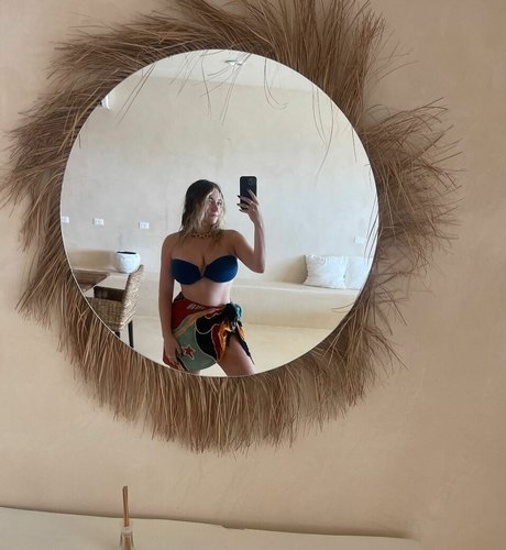 Alexandra Vreeland hd pornstar gallery