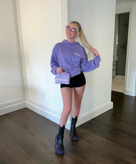 Sarah Snyder star exclusive gallery