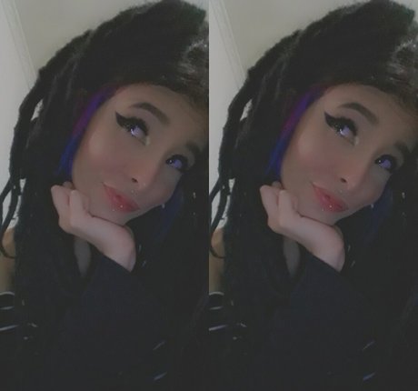 Carolzinha model adult pic