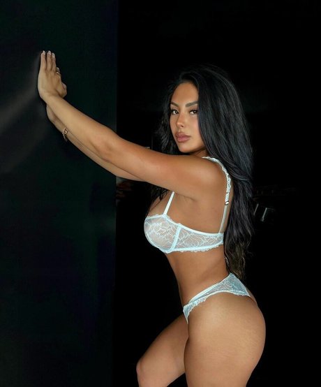 Erikakitax beautiful actress images