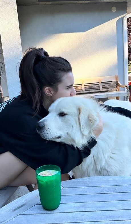 Brett Cooper hd actress pics