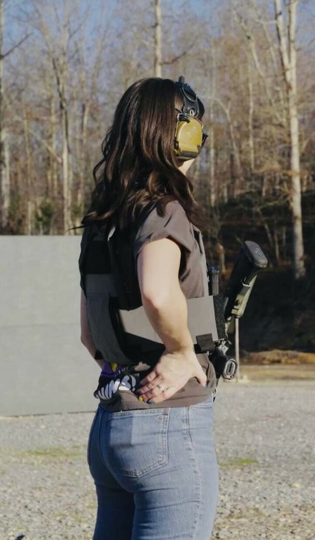 Brett Cooper naked actress photo