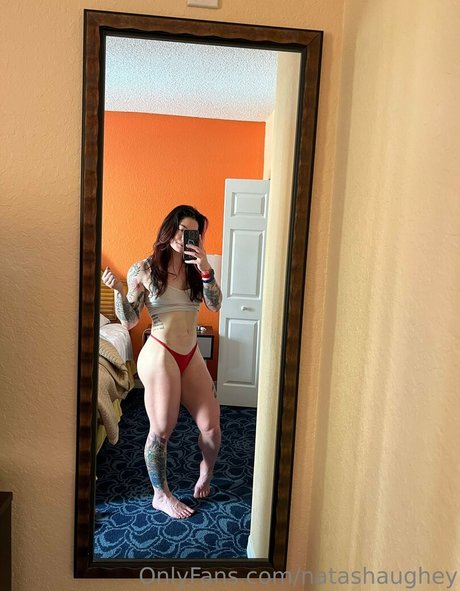 Natasha Aughey pretty model picture