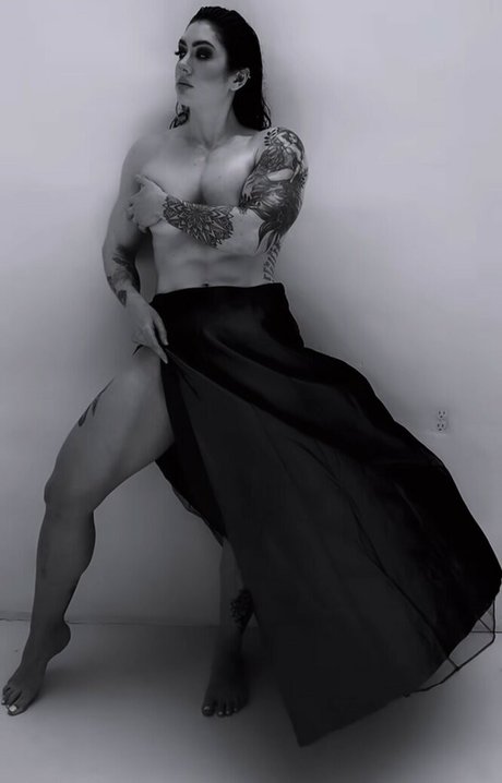 Natasha Aughey model xxx photo