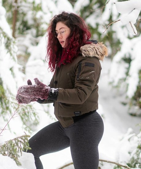 Natasha Aughey sexy actress pictures