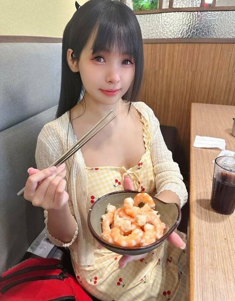 Momocat 0w0 model hot gallery