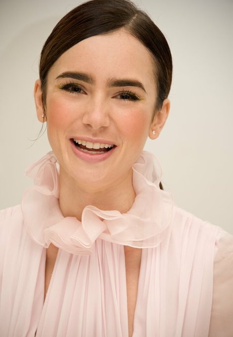 Lily Collins pornographic star gallery