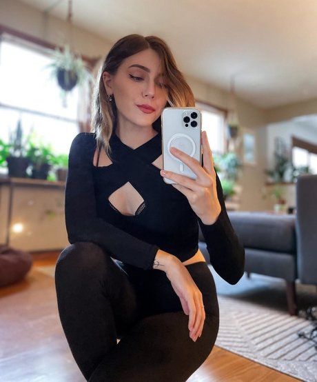 marzz nudes model photos