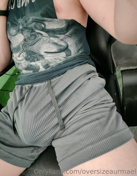 oversizeaurmael nude model archive