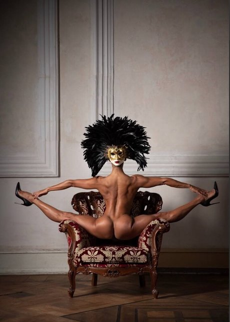 Laetitia Bouffard Roupe nude pornstar picture