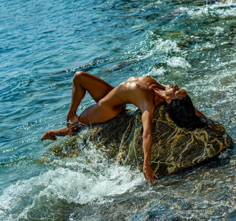 Laetitia Bouffard Roupe beautiful pornstar pics