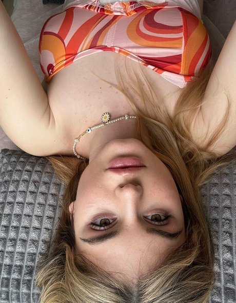 Renata moon model pretty pics