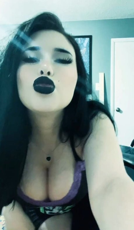 mariana labruja art star image