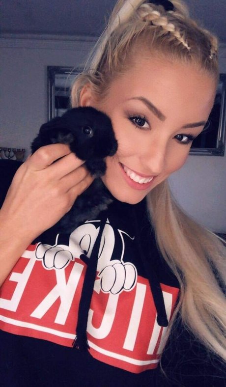 Mistress Ariel pornstar high quality img