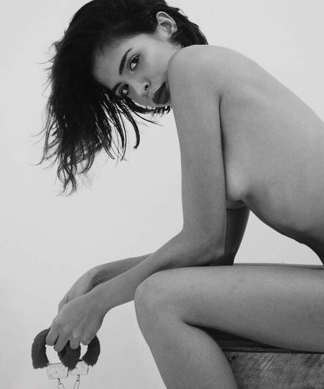 Paula Veruska perfect model photos