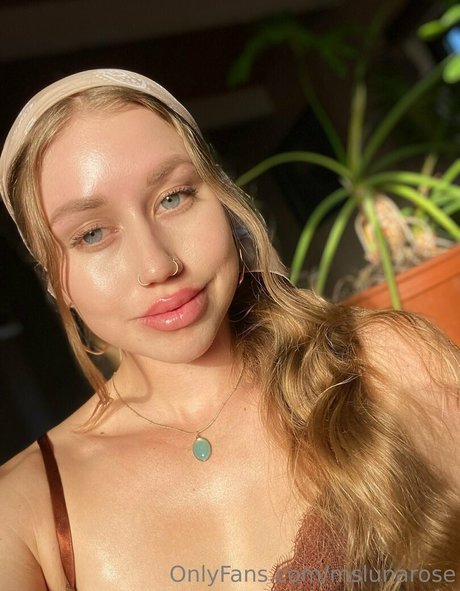 Mslunarose pretty pornstar galleries
