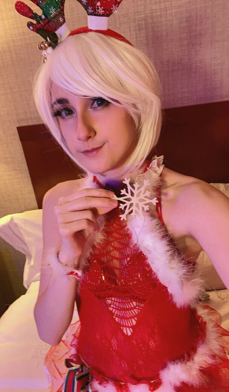 Mangoloo Cosplay exclusive star photos