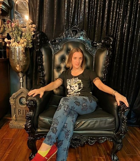 Ashley Victoria Robinson exclusive pornstar gallery