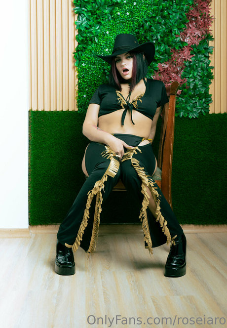 roseiaro model nudes img